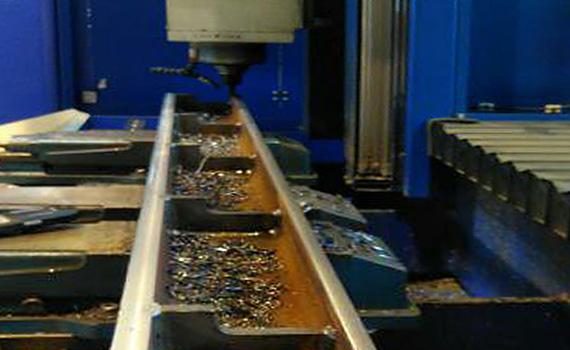 CNC Fräsarbeiten von Stahl und Blech