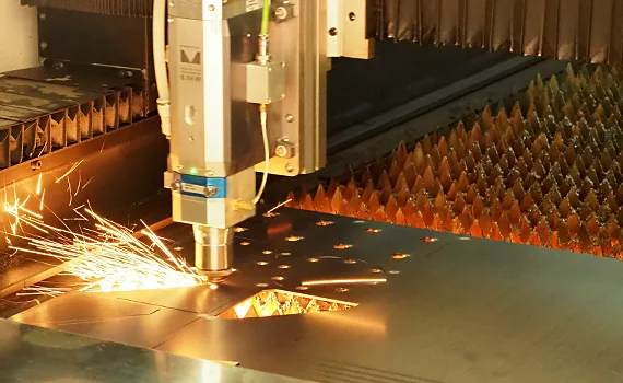 Laserschneiden von Stahl und Blech