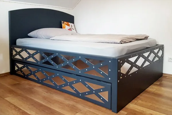 Fertigung von Design-Objekten aus Stahl - Stahlbett